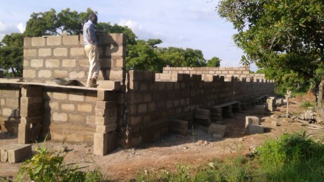 Arbeiten an der Grundmauer